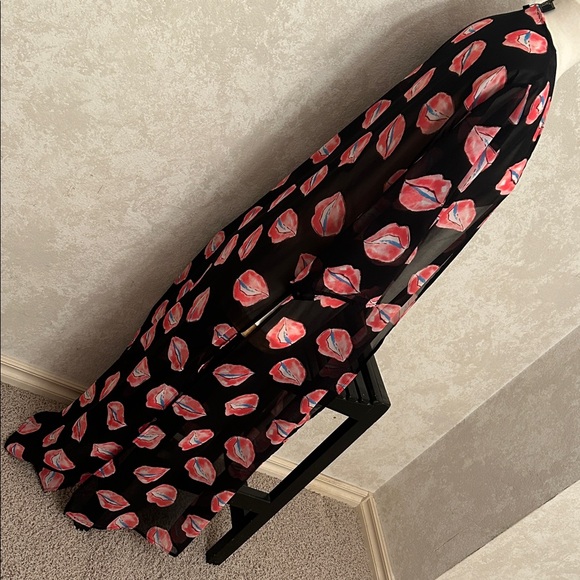 NWT⭐️LIP PRINT KIMONO Black💋LUCKY & BLESSED 3/4 Sleeves Size Small - Picture 4 of 11